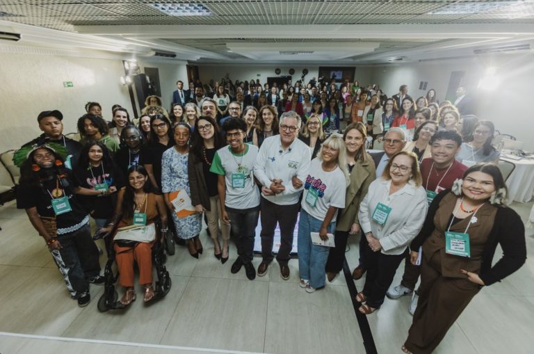 Gobiernos de América Latina y el Caribe refuerzan su compromiso para prevenir el embarazo en adolescentes