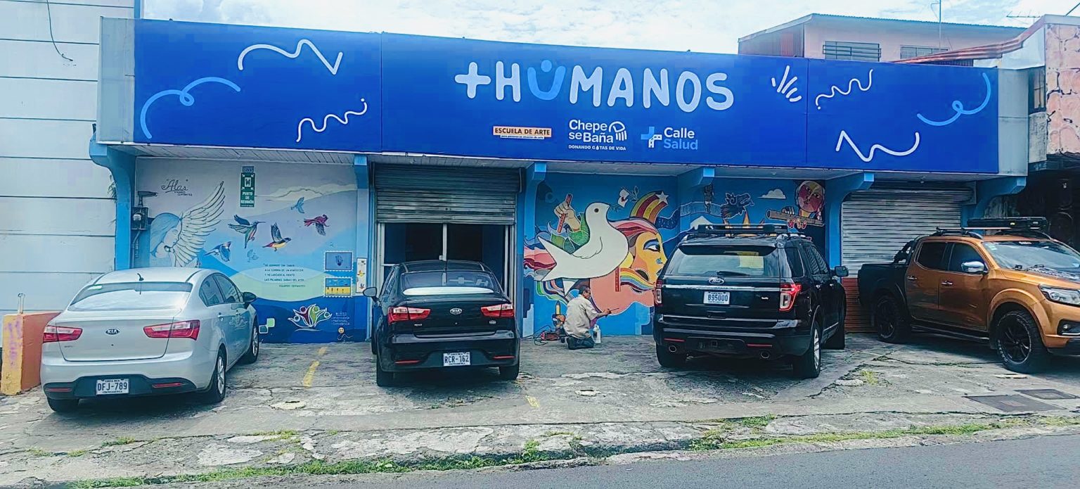 Imagen principal del artículo: Siete años de solidaridad: Chepe se Baña y Essity llevan dignidad y salud a las calles de San José