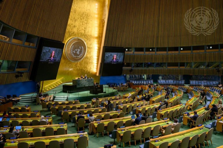Por primera vez en tres décadas, Costa Rica se abstiene en la ONU de apoyar el fin del embargo a Cuba