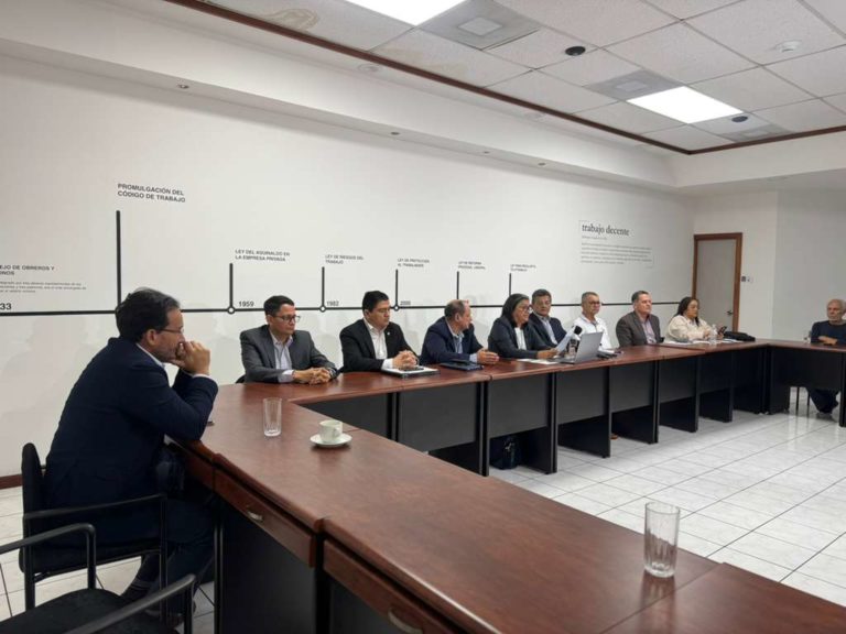 Salarios mínimos del sector privado tendrán aumento de 1,63% en 2026