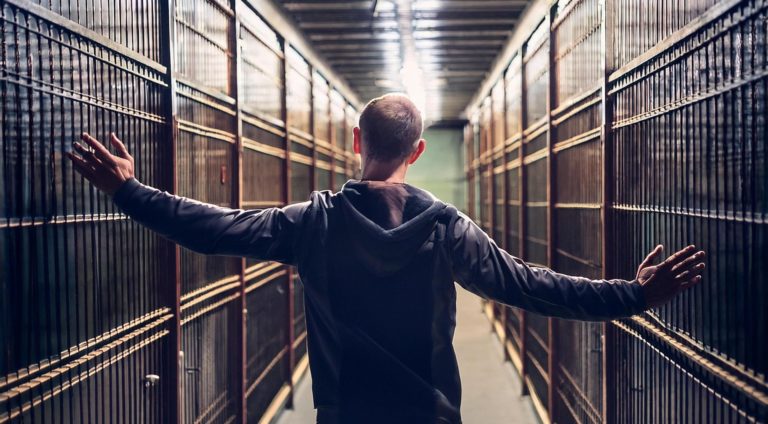 La justicia no puede seguir castigando la pobreza 