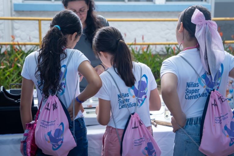 STEM en Costa Rica: oportunidades reales y retos estructurales para transformar la educación