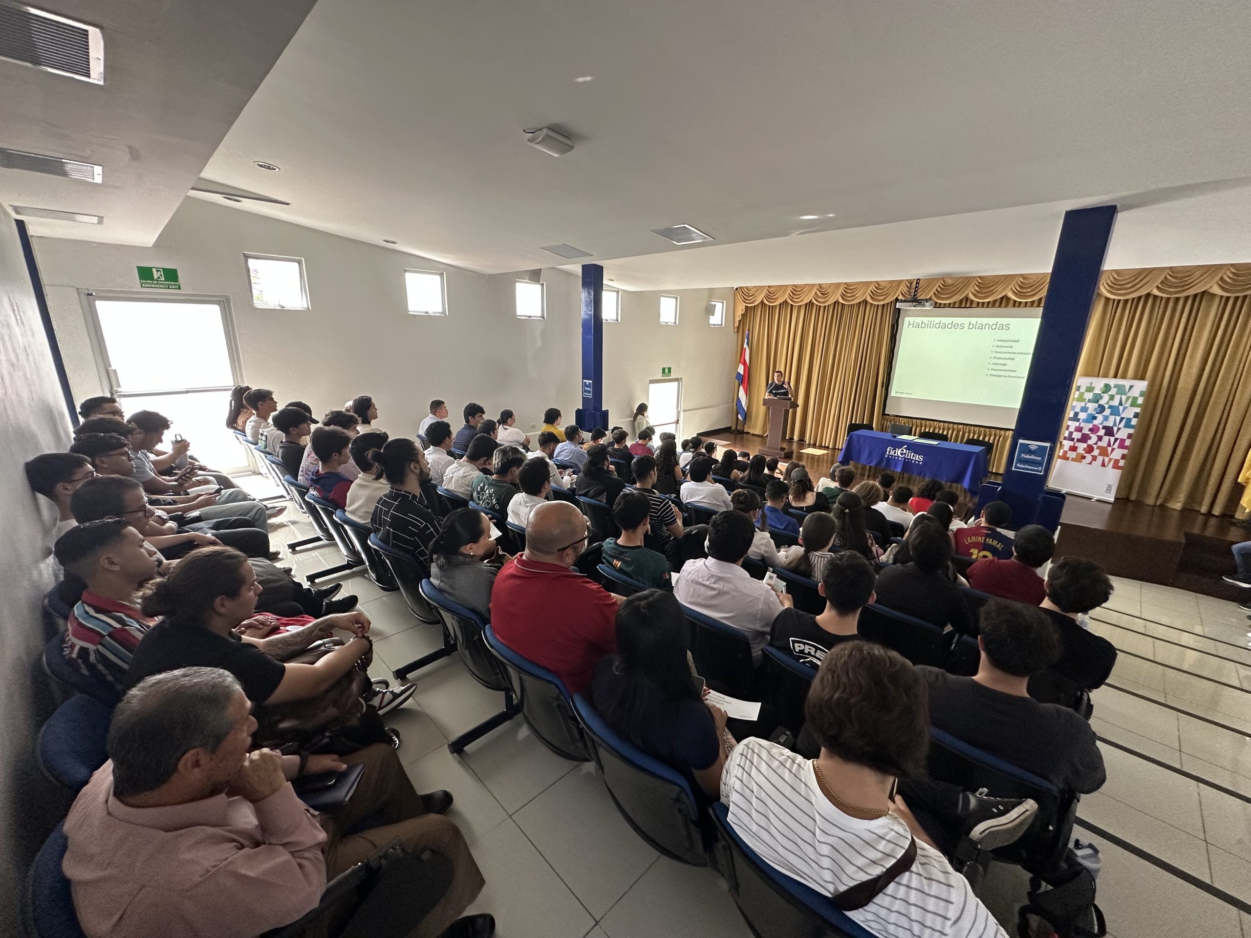 Imagen principal del artículo: Fidélitas reúne a expertos de América Latina para analizar el impacto de la tecnología en las ciencias sociales y económicas