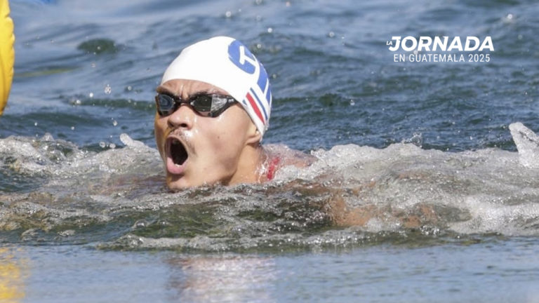 Tico Jeison Rojas conquista el oro en los 10K de aguas abiertas en los Juegos Centroamericanos Guatemala 2025
