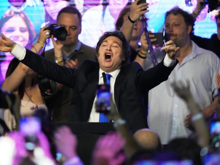 El partido de Javier Milei gana las elecciones legislativas de Argentina y consolida mayoría en el Congreso