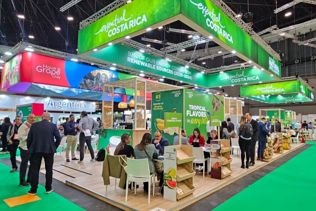 Imagen principal del artículo: Cerca de 30 empresas agrícolas costarricenses exhiben sus productos en feria que convoca a 145 países en España