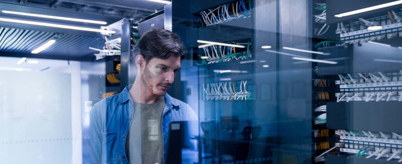 Imagen principal del artículo: La era de la IA incrementa el calor en los centros de datos y pone en riesgo las operaciones
