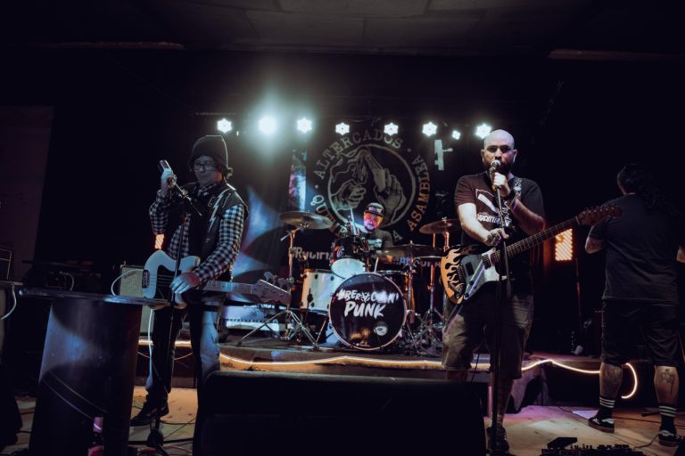 Creatividad viva y unidad contra la destrucción: encuentro comunitario en Puerto Viejo