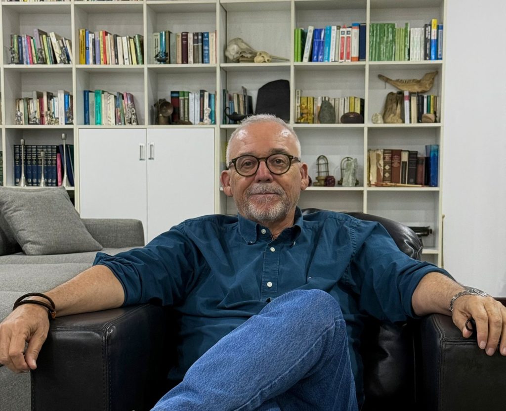 El abogado ambientalista Álvaro Sagot contó a Delfino.CR que actualmente acompaña a sus estudiantes en la gestión de denuncias por contaminación visual en San Ramón, Alajuela y Grecia.