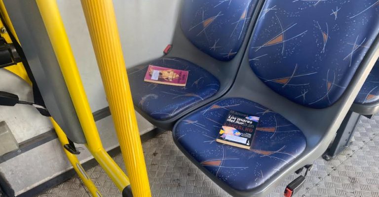 AMSA libera 500 “Libros Viajeros” para fomentar la lectura entre usuarios de autobús