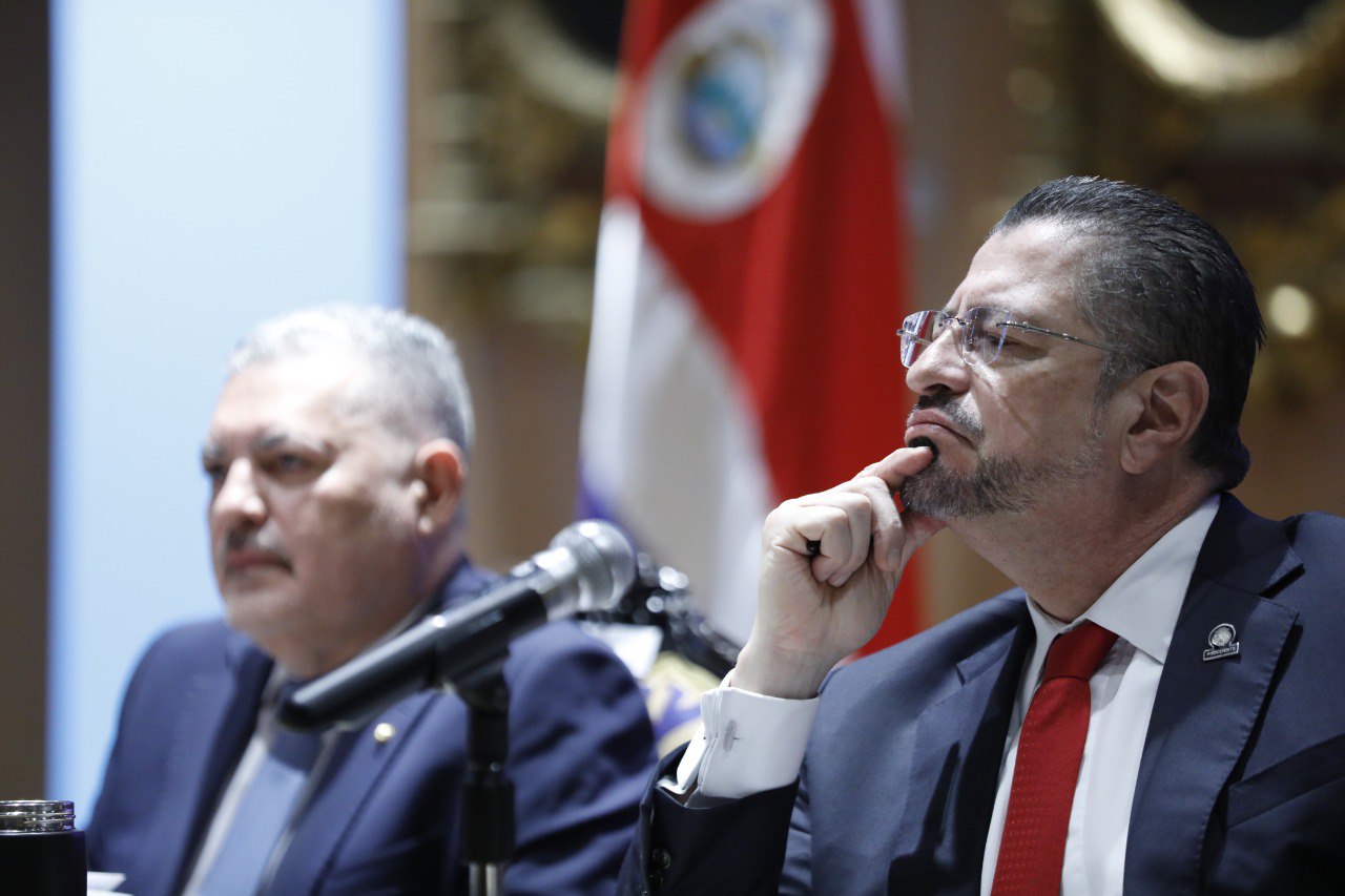 Imagen principal del artículo: Comisión recomienda levantar inmunidad de Rodrigo Chaves por beligerancia política