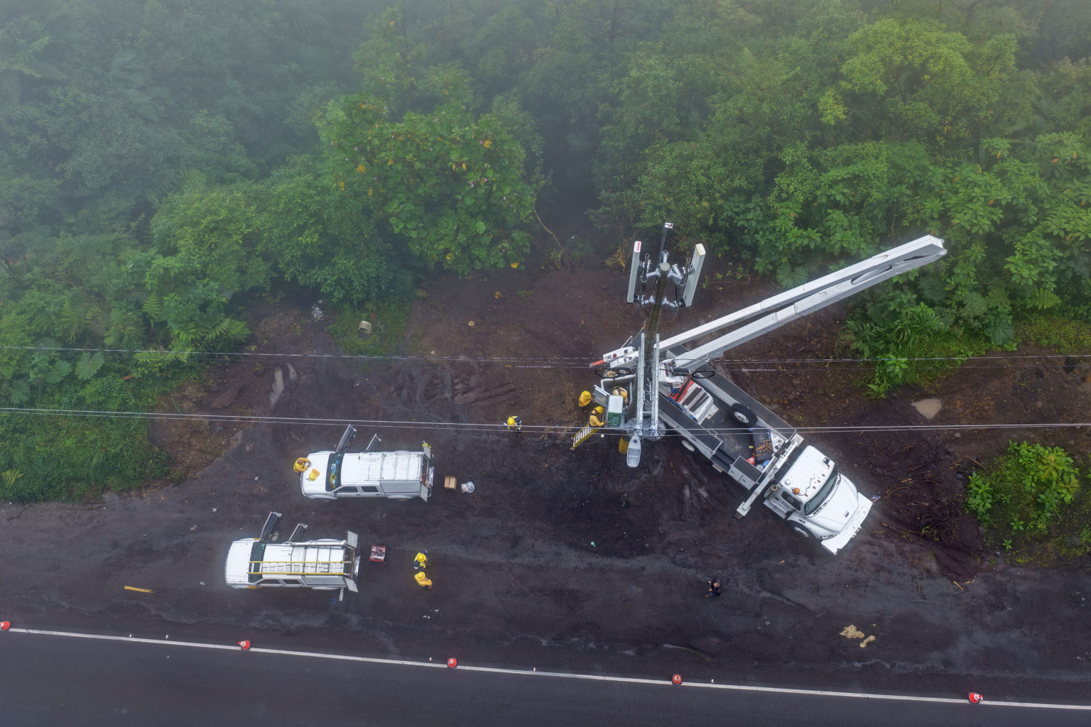 Imagen principal del artículo: ICE y Kölbi habilitan cobertura móvil en primer tramo de la Ruta 32 y avanzan con tendido de fibra óptica