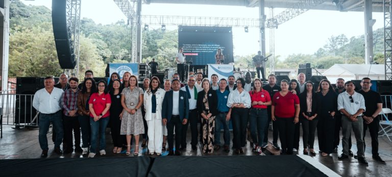 Aspirantes a diputación también firmaron el Pacto Ético Sitio Mata