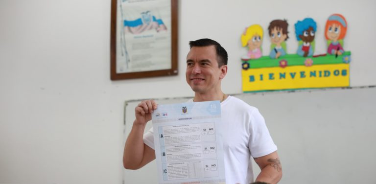 Ecuatorianos rechazaron en referendo las principales reformas impulsadas por Daniel Noboa
