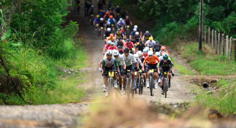 Cristel Espinoza y Luis López cerraron la temporada 2025 con el título absoluto de la Serie CR MTB 2025