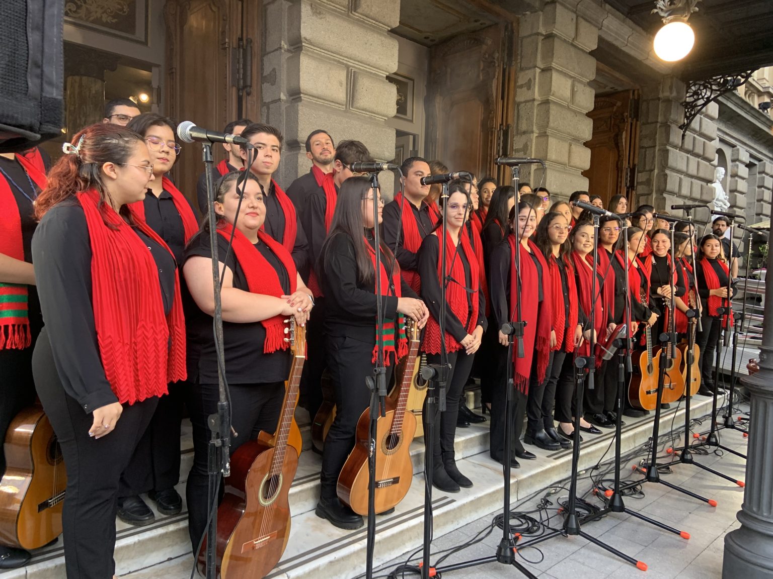 Imagen principal del artículo: Teatro Nacional inaugura su tradicional Jornada Coral Navideña este 1 de diciembre