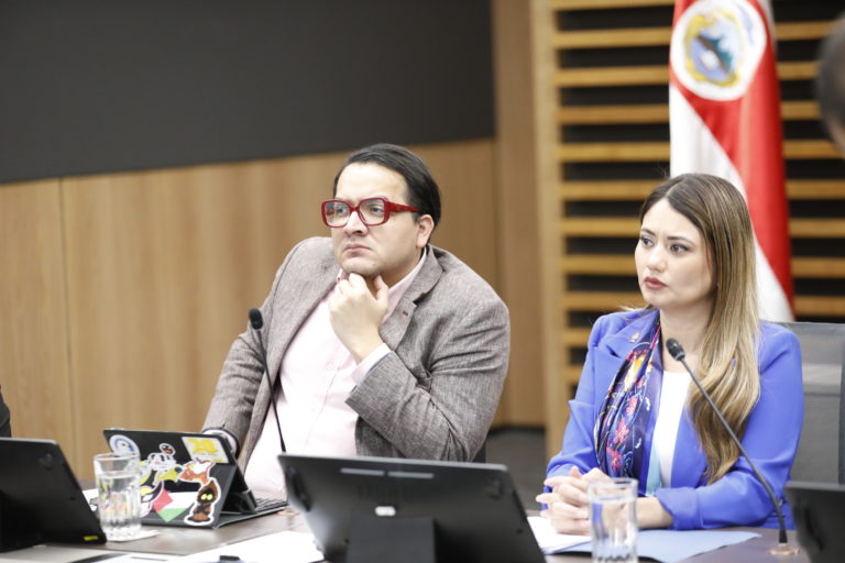 Un país en pausa, un Estado en cruzada y un hombre que siempre renuncia