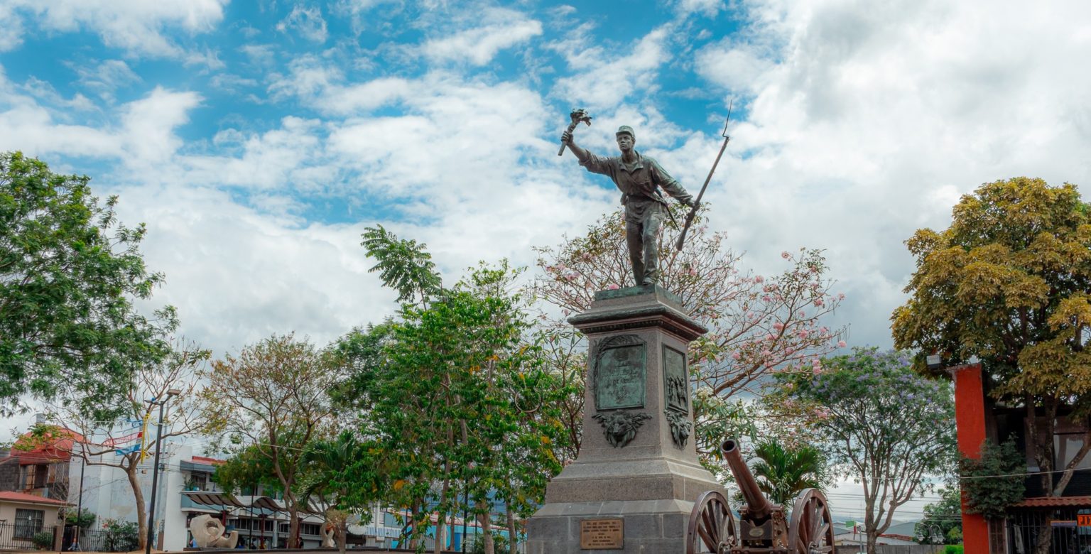 Imagen principal del artículo: AERIS lanza el Alajuela City Tour para conectar a los pasajeros del Aeropuerto Juan Santamaría con el corazón histórico de la provincia