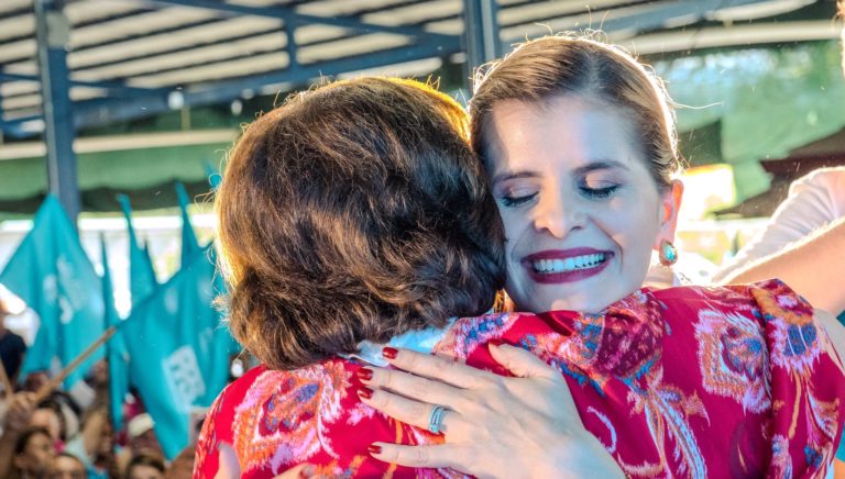 Oficialismo insiste en campaña contra la Contraloría y convoca plaza pública para el viernes