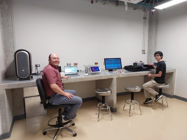 UNA incorpora hardware con qubits físicos para docencia e investigación