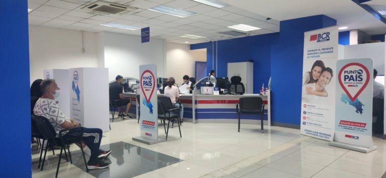 BCR recuerda revisar pasaportes y licencias ante el aumento de viajes de fin de año