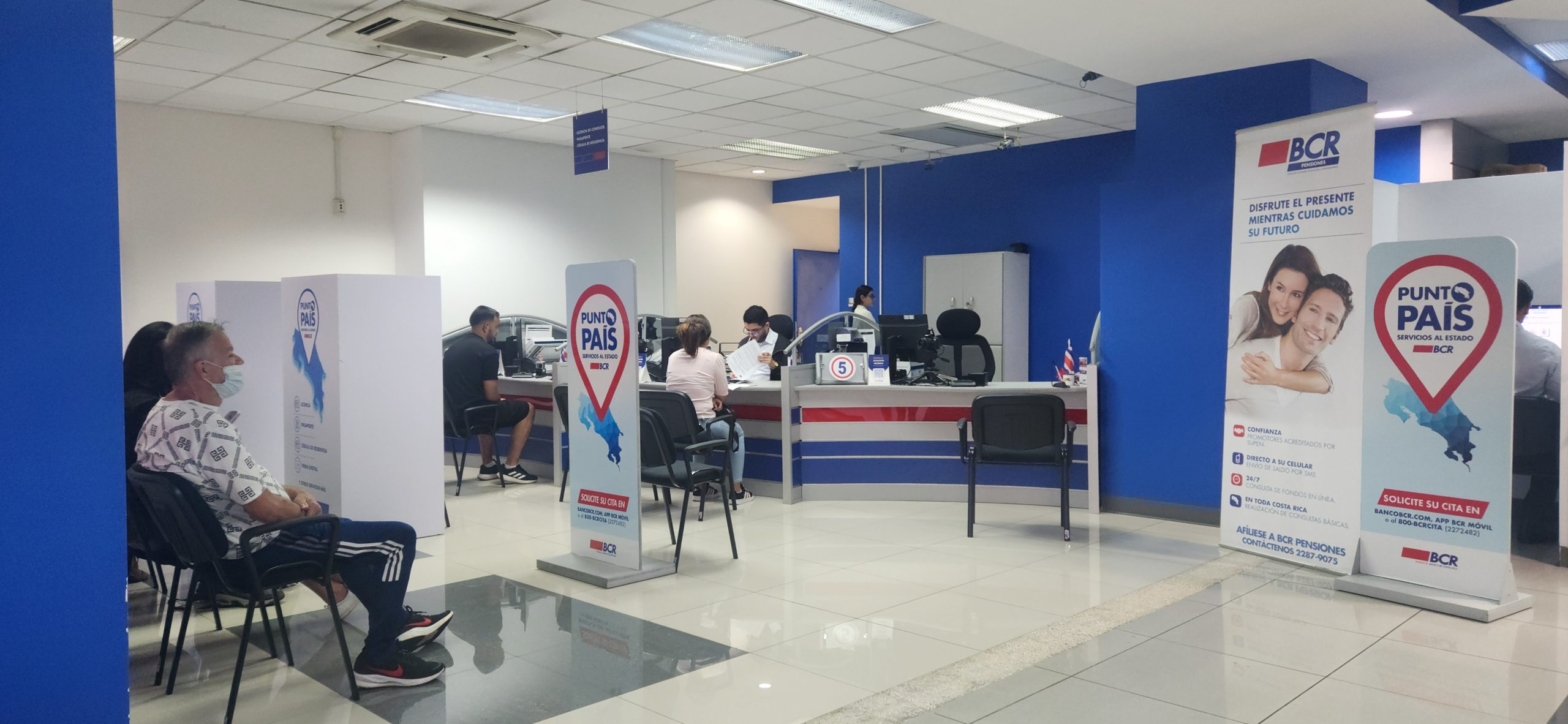 Imagen principal del artículo: BCR recuerda revisar pasaportes y licencias ante el aumento de viajes de fin de año