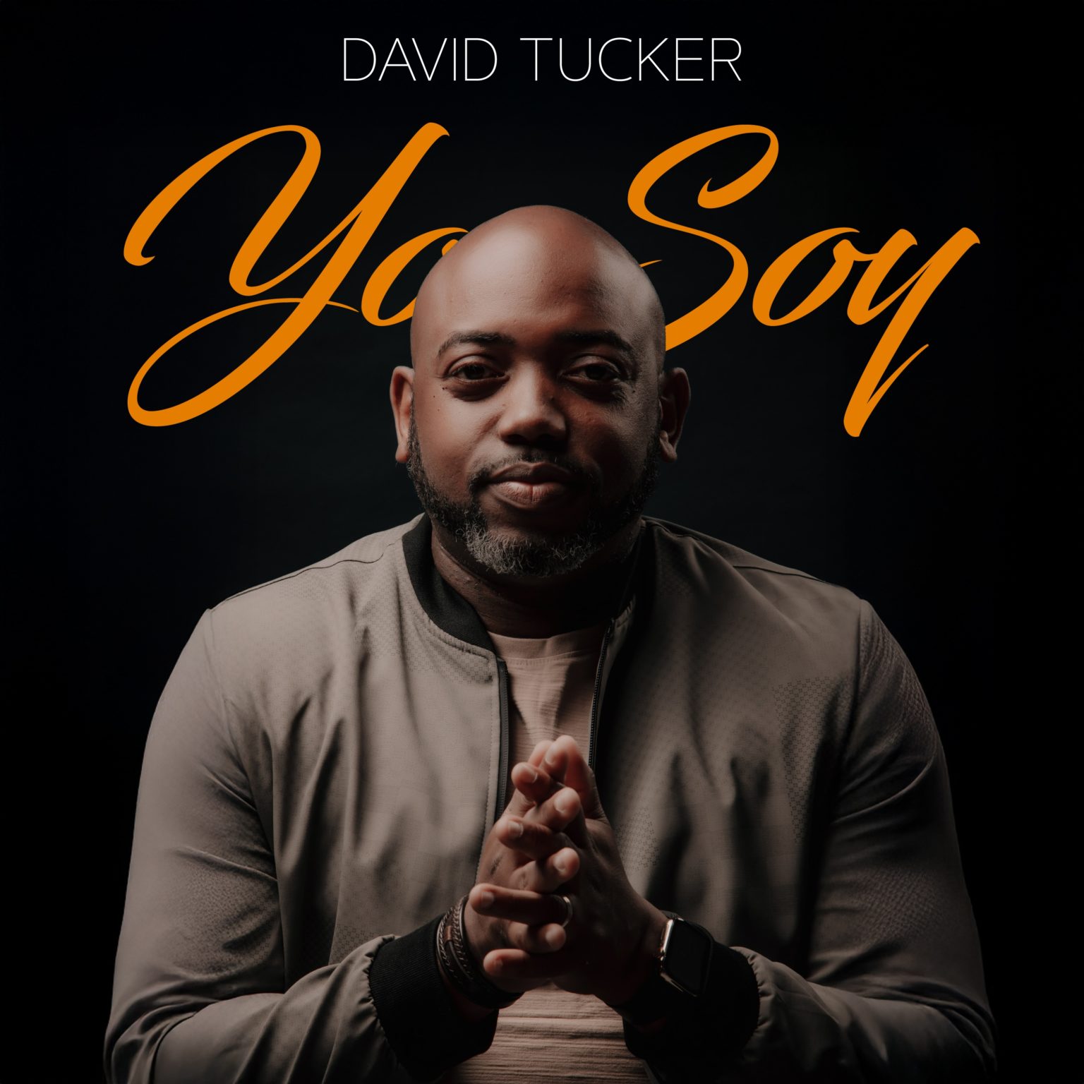 Imagen principal del artículo: David Tucker presenta “Yo Soy”: un viaje espiritual hacia la identidad, la fe y el regreso al hogar