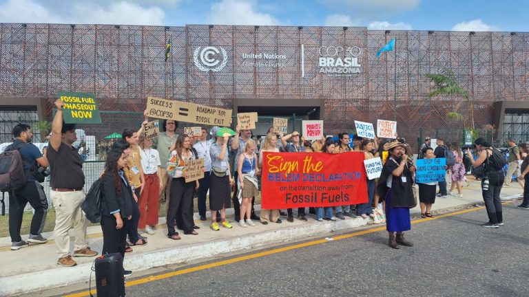 COP30: Una propuesta para dejar atrás los combustibles fósiles toma las conversaciones de la cumbre, pero reina la incertidumbre