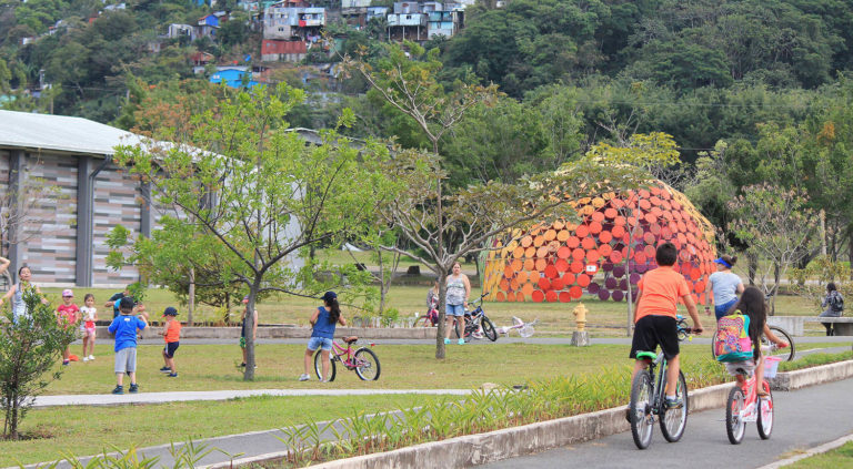 Fundación La Libertad y UNESCO impulsan nuevo centro de innovación para jóvenes creativos en Costa Rica