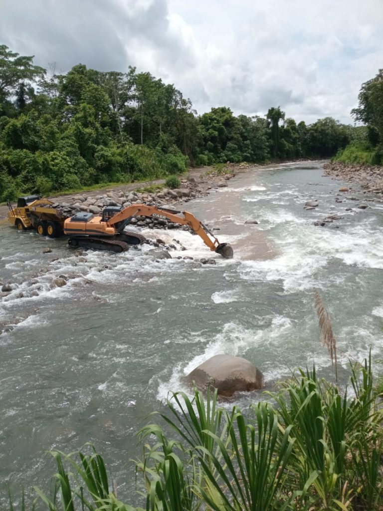 Comunidades solicitan moratoria municipal para frenar extracciones en el río Guacimal en Puntarenas