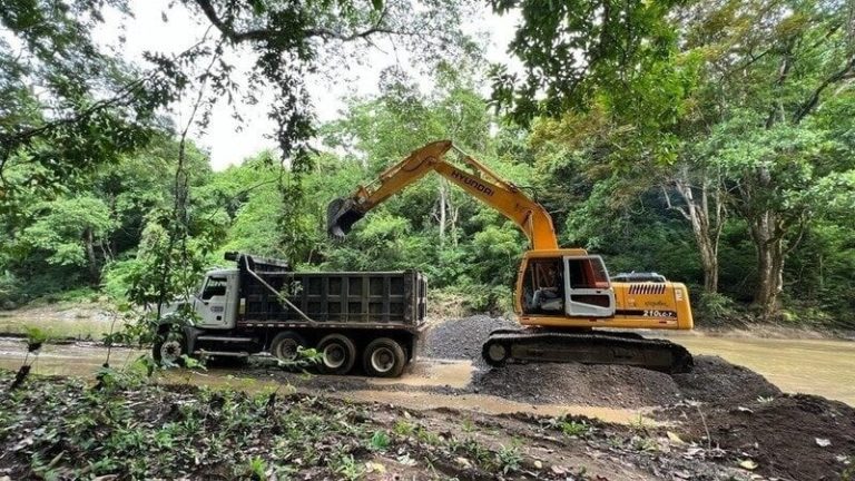 Ambientalistas solicitan a Setena anular la licencia otorgada a proyecto minero en el cauce del Río Arío en Cóbano