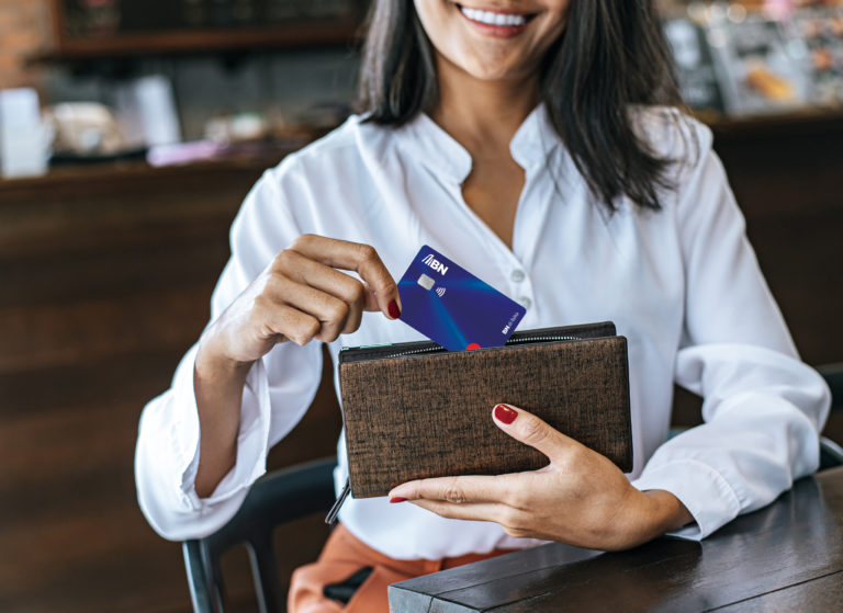 La seguridad es un hábito: 9 consejos para proteger sus tarjetas y datos personales