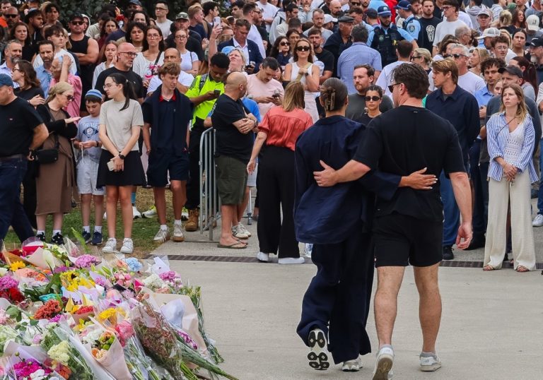 Ataque contra festival de la comunidad judía en Sídney deja 16 personas asesinadas