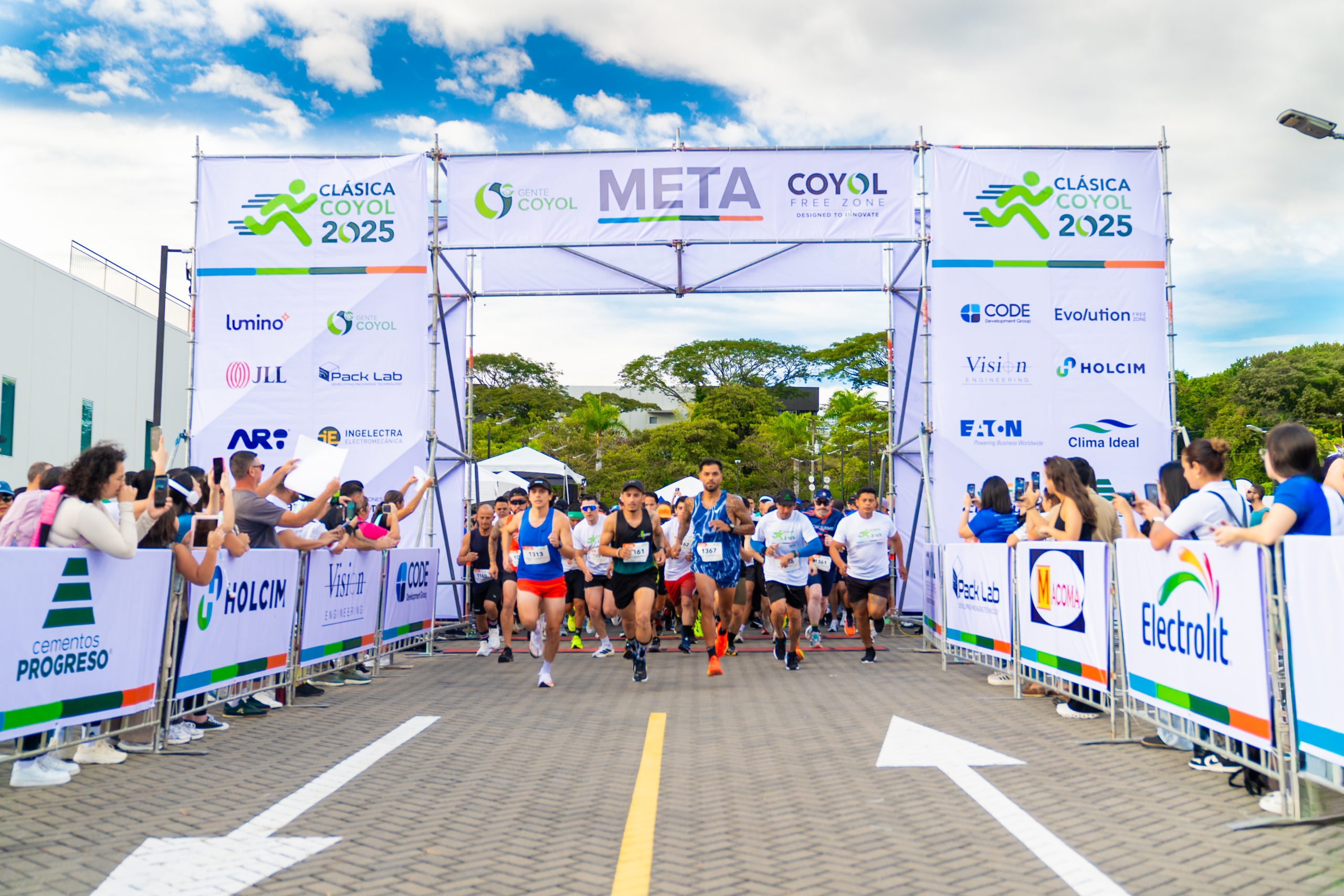 Imagen principal del artículo: Clásica Coyol 2025 rompe récord de participación con 2.770 corredores