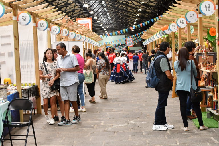 "Feria Hecho Aquí" celebra su décima edición con participación internacional y más de 260 emprendimientos nacionales