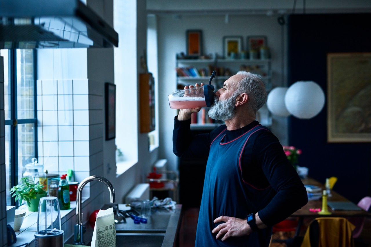 Imagen principal del artículo: El 75 % de los adultos mayores confía en la tecnología para cuidar su salud y prevenir enfermedades