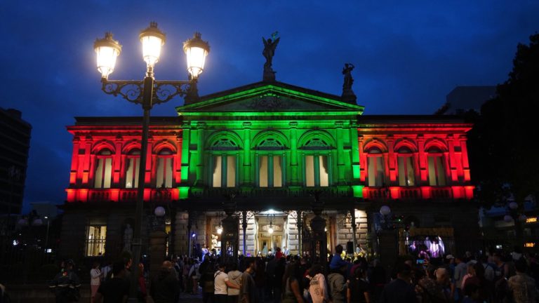 Sala Vargas Calvo estrena su programación 2026 con la obra "La mujer y el esqueleto"