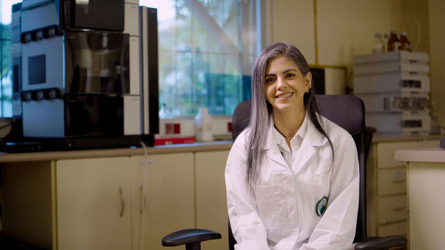 Imagen principal del artículo: María Herrera Vega es nombrada "Química del Año" por su liderazgo científico y aporte a la biotecnología nacional