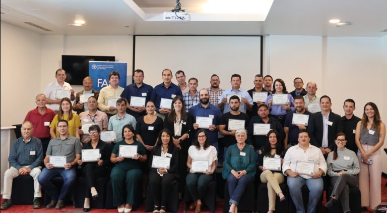 Costa Rica gradúa por primera vez a Doctores de los Suelos de la FAO para fortalecer la seguridad alimentaria