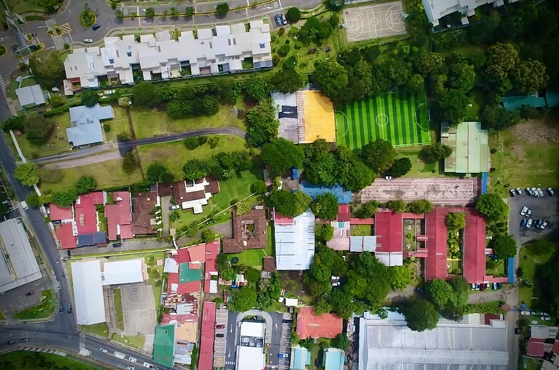 Imagen principal del artículo: IEM: 50 años enseñándonos que la felicidad también se aprende