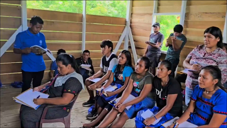 UNED conecta con Internet satelital a 10 pueblos indígenas y comunidades rurales