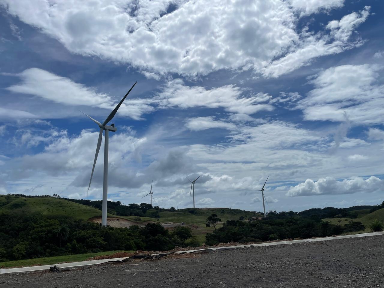 Imagen principal del artículo: Planta Eólica “El Quijote” inicia operación comercial