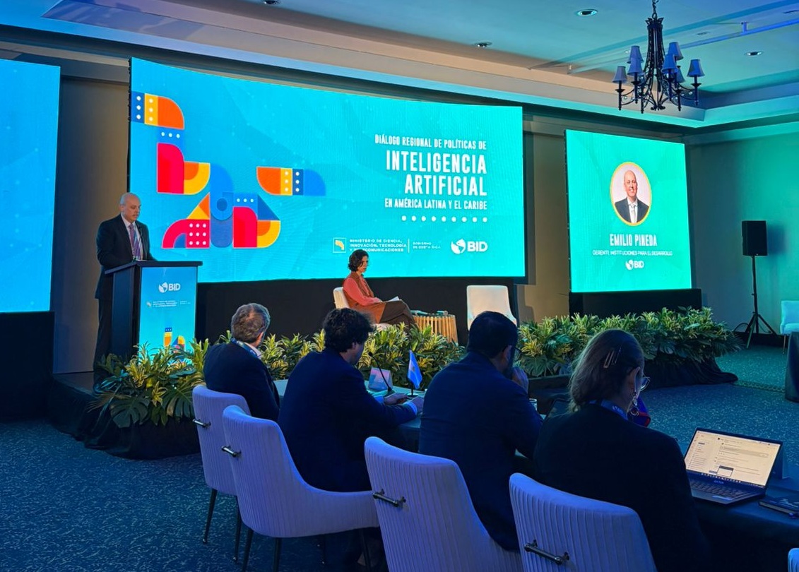 Imagen principal del artículo: Costa Rica y el BID lideran diálogo regional sobre los retos de la inteligencia artificial en el Estado