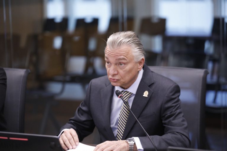 Canciller contradice a Rodrigo Chaves y dice que no hay ningún intento de "derrocar" al presidente