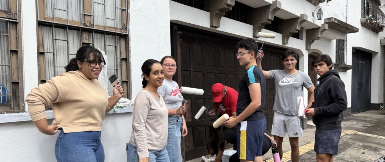 Proyecto "Brocha en mano" realiza restauraciones para recuperar espacios públicos