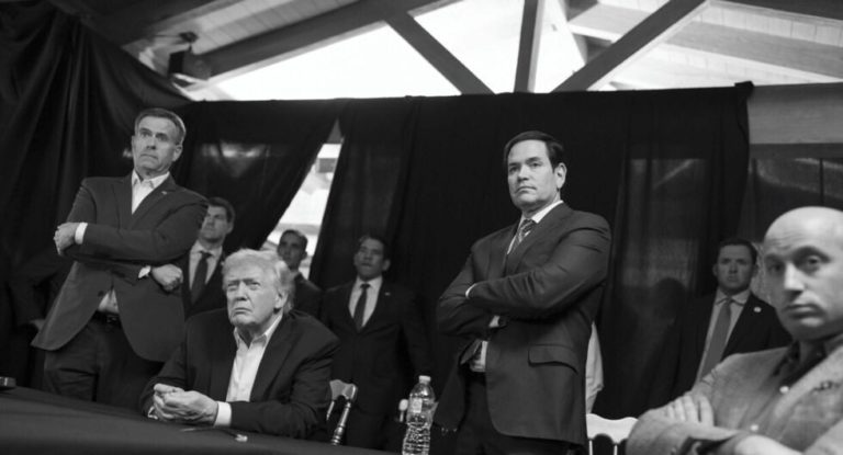 Casa Blanca asegura que la vía militar "siempre es una opción" para adquirir Groenlandia