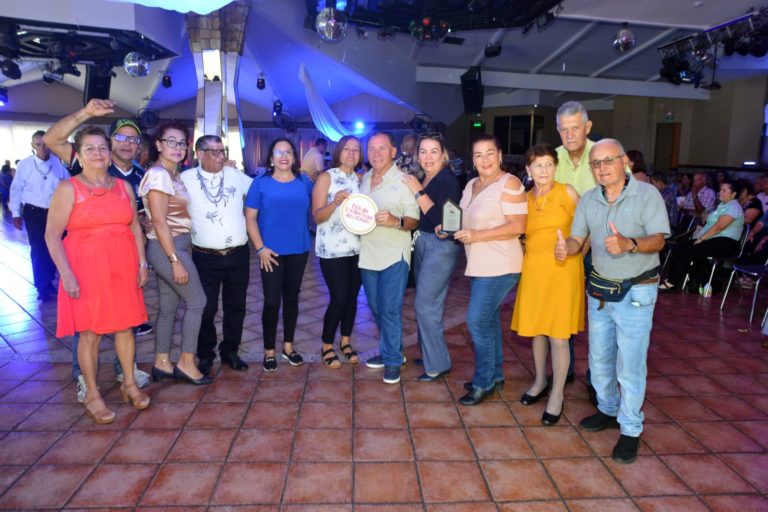 SOMOS 65 recibe reconocimiento nacional por su impacto y voluntariado en 2025