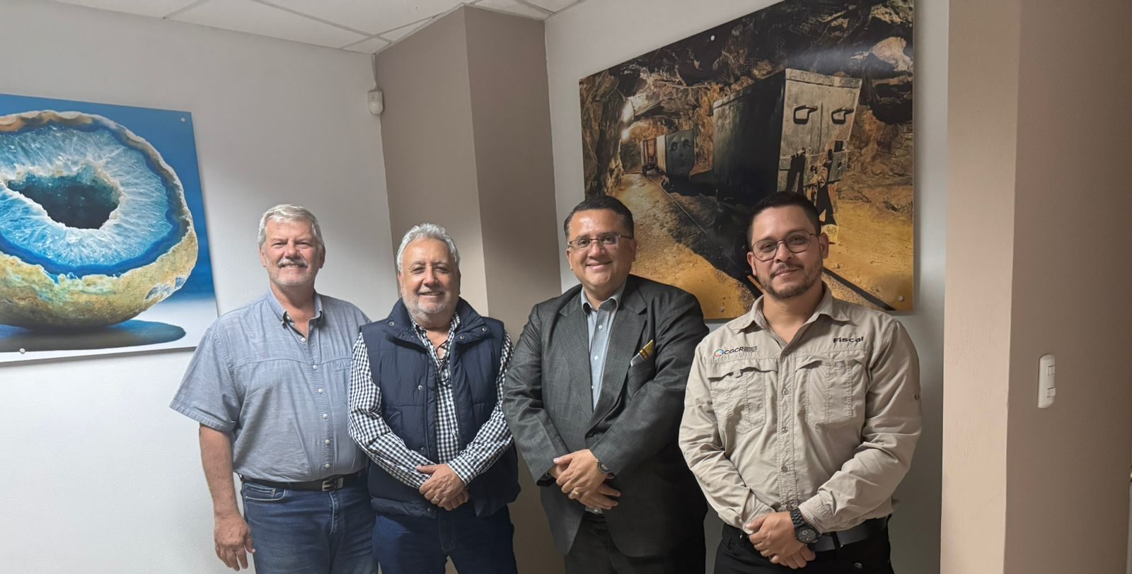 Imagen principal del artículo: Colegio de Geólogos de Costa Rica continúa reuniones con candidatos presidenciales para aportar información técnica sobre minería y Crucitas