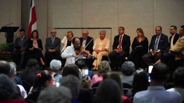 Seis candidaturas firmaron compromiso con la CCSS y la salud pública promovido desde la sociedad civil