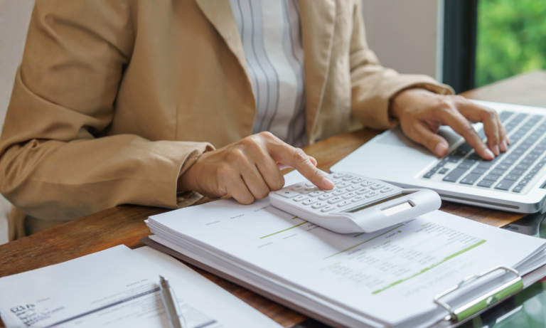 Propósitos financieros de Año Nuevo: establezca metas realistas y medibles